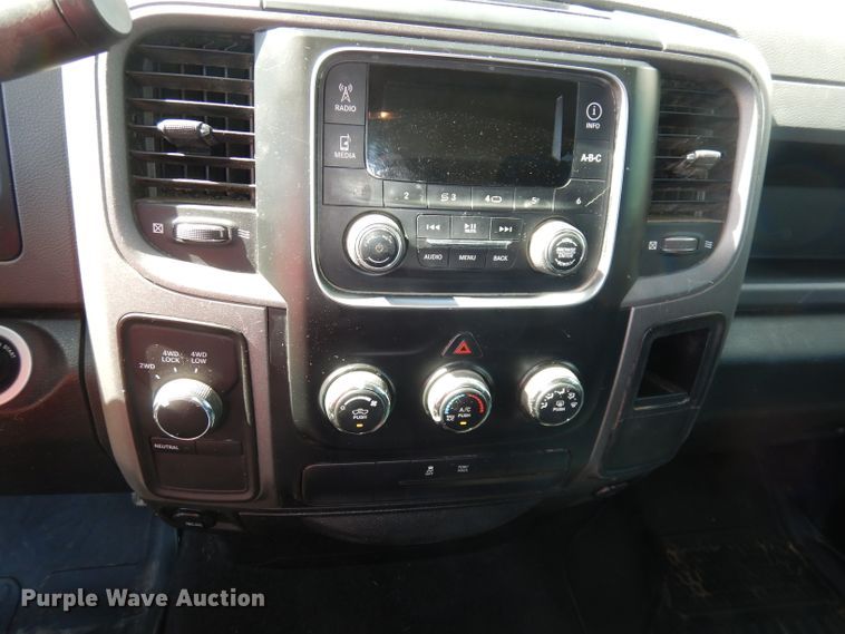 image for item DJ2884 2013 Dodge Ram 1500  Crew Cab pickup truck