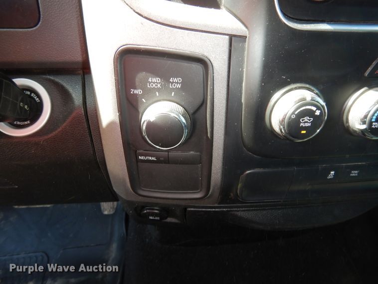 image for item DJ2884 2013 Dodge Ram 1500  Crew Cab pickup truck