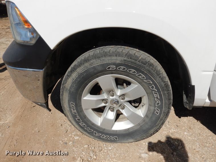 image for item DJ2884 2013 Dodge Ram 1500  Crew Cab pickup truck