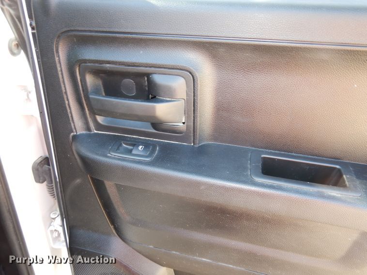 image for item DJ2884 2013 Dodge Ram 1500  Crew Cab pickup truck