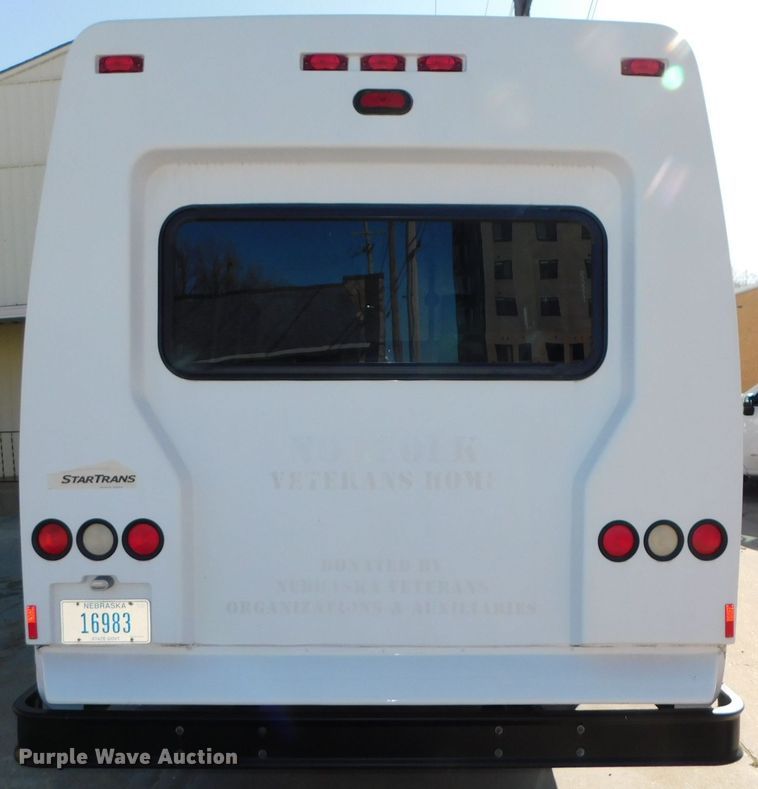 image for item DJ5973 2010 Ford E450 Super Duty  shuttle bus