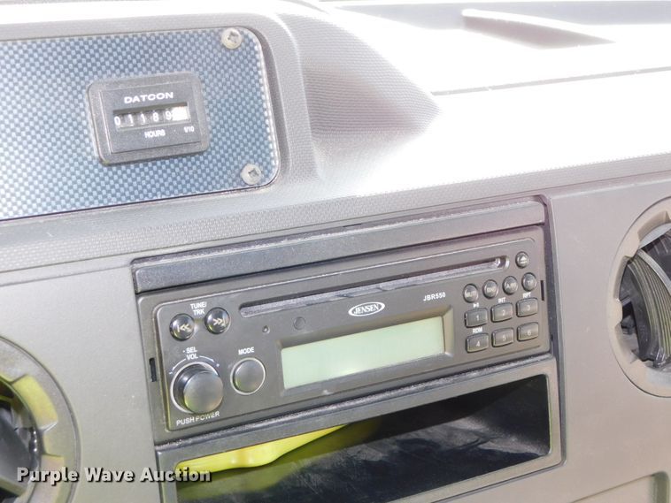 image for item DJ5973 2010 Ford E450 Super Duty  shuttle bus