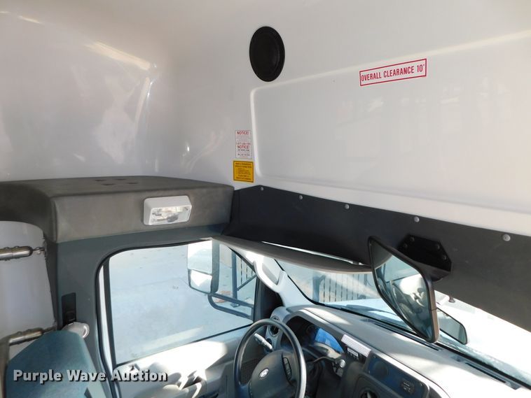 image for item DJ5973 2010 Ford E450 Super Duty  shuttle bus