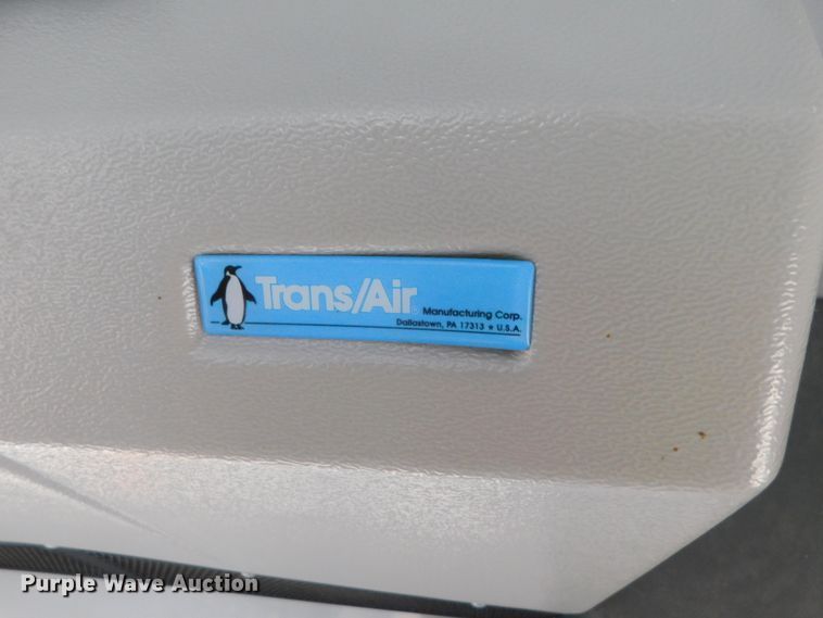 image for item DJ5973 2010 Ford E450 Super Duty  shuttle bus