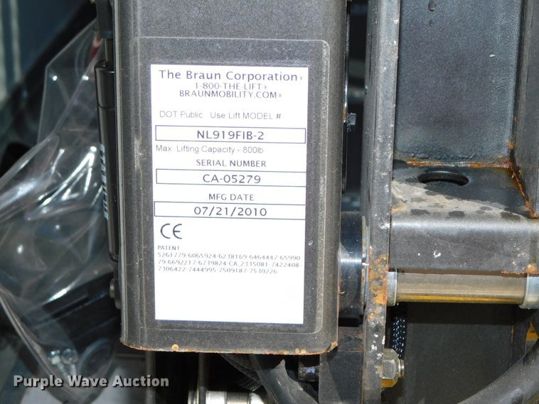 image for item DJ5973 2010 Ford E450 Super Duty  shuttle bus