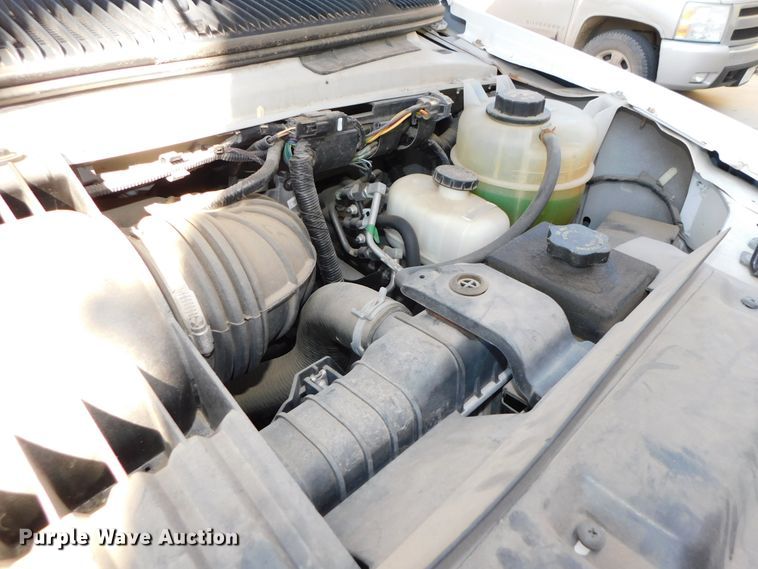 image for item DJ5973 2010 Ford E450 Super Duty  shuttle bus