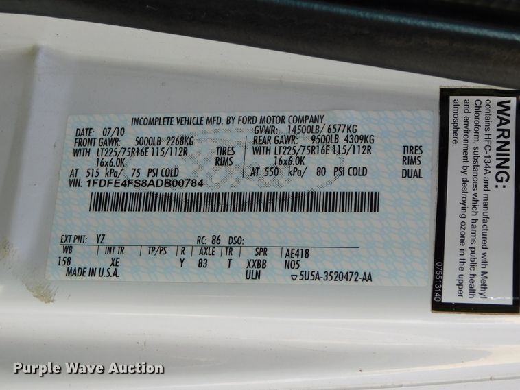 image for item DJ5973 2010 Ford E450 Super Duty  shuttle bus