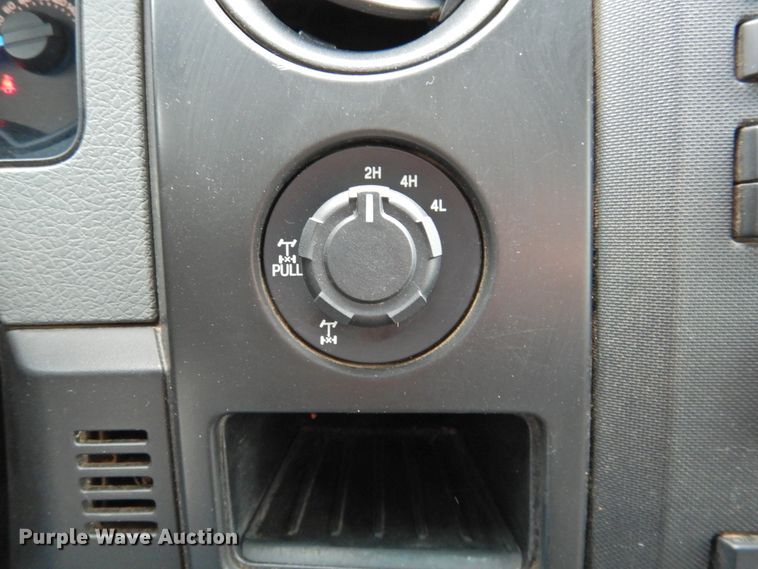 image for item DJ8326 2013 Ford F150  SuperCrew pickup truck