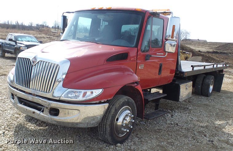 image for item DL0804 2003 International 4300  rollback truck