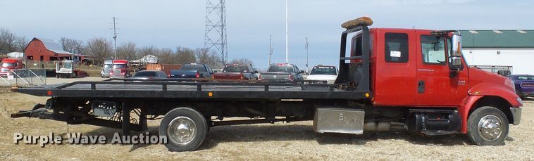 image for item DL0804 2003 International 4300  rollback truck