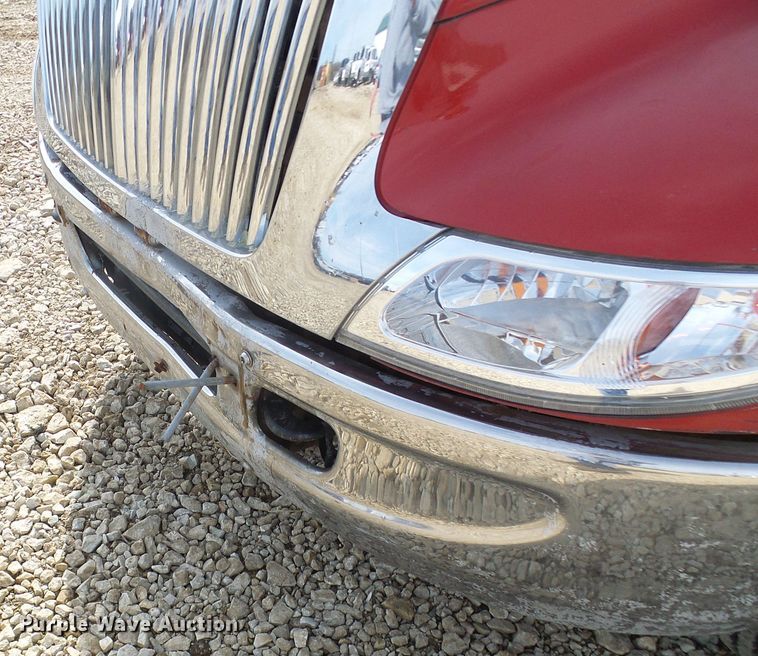 image for item DL0804 2003 International 4300  rollback truck