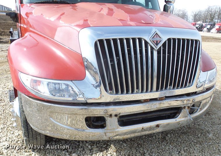 image for item DL0804 2003 International 4300  rollback truck