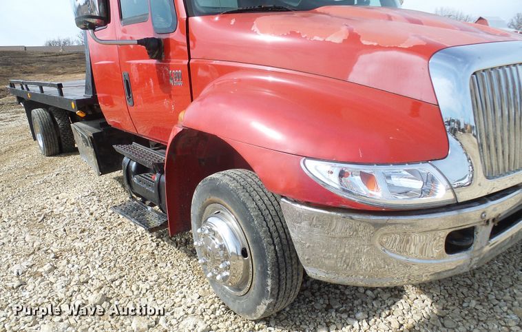 image for item DL0804 2003 International 4300  rollback truck