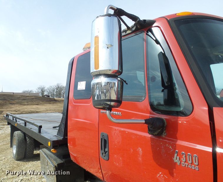 image for item DL0804 2003 International 4300  rollback truck