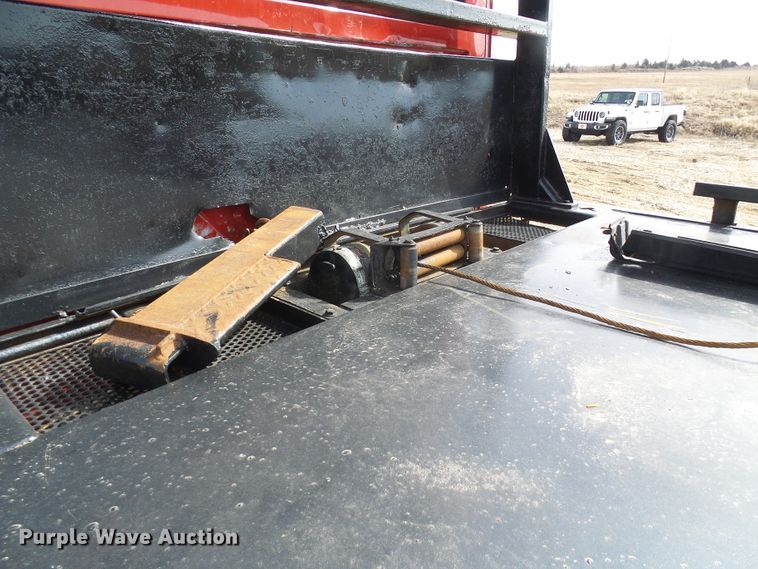 image for item DL0804 2003 International 4300  rollback truck