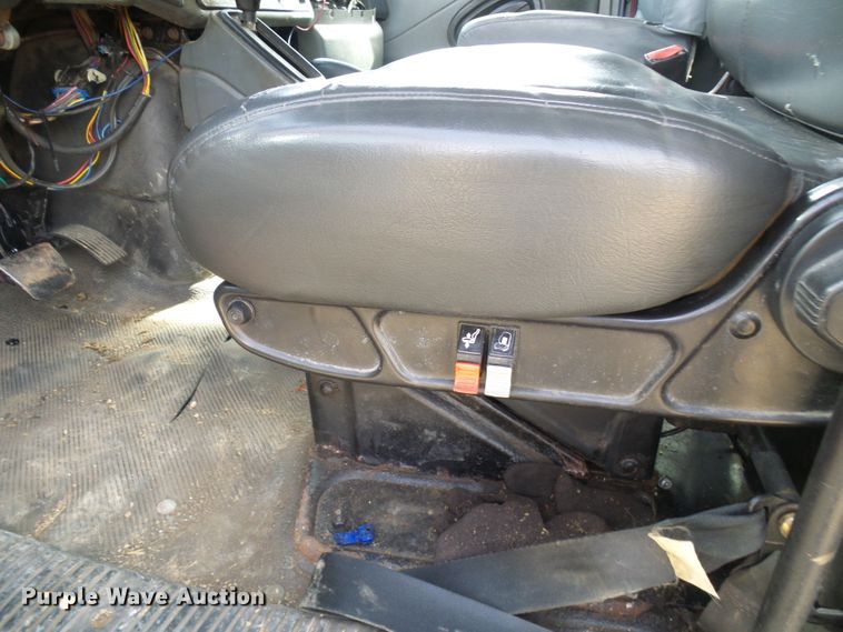 image for item DL0804 2003 International 4300  rollback truck