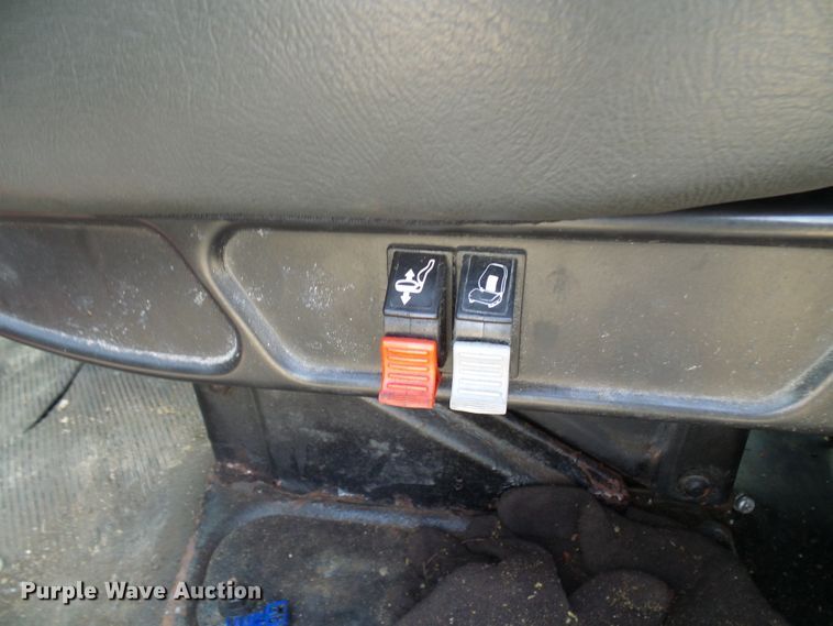 image for item DL0804 2003 International 4300  rollback truck