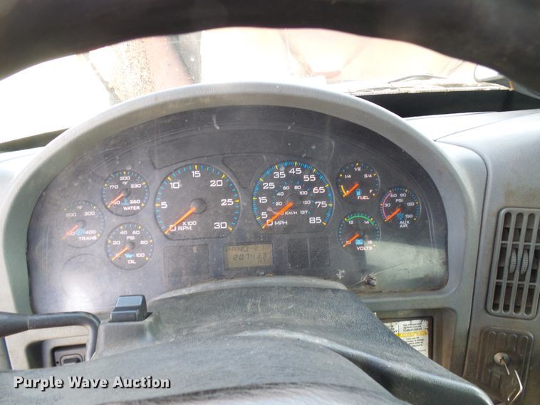 image for item DL0804 2003 International 4300  rollback truck