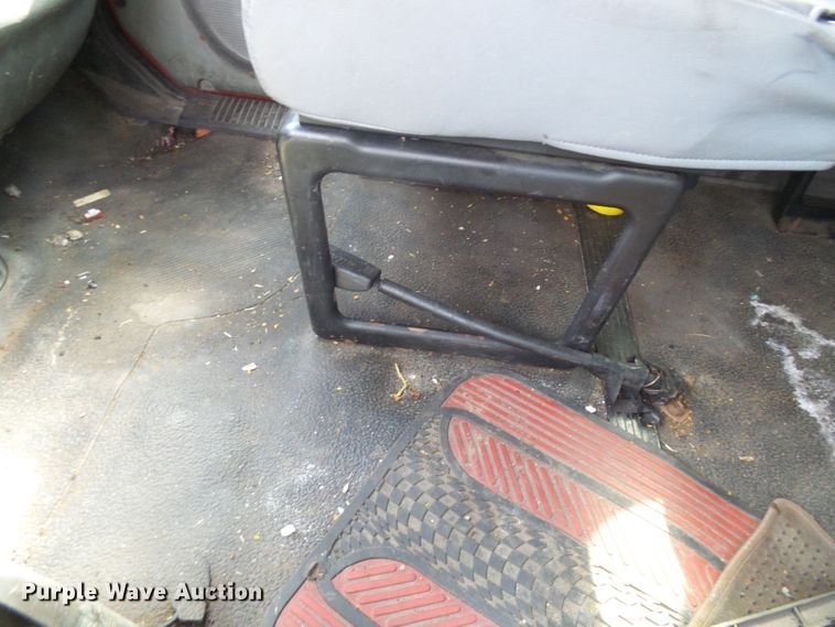 image for item DL0804 2003 International 4300  rollback truck