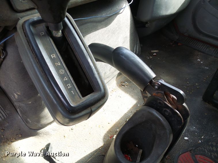 image for item DL0804 2003 International 4300  rollback truck