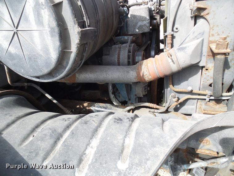 image for item DL0804 2003 International 4300  rollback truck