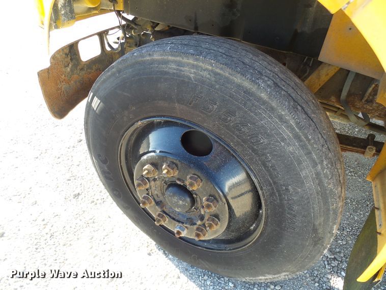 image for item DL0839 1994 International 3800  school bus