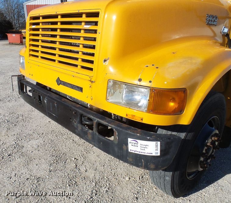 image for item DL0839 1994 International 3800  school bus