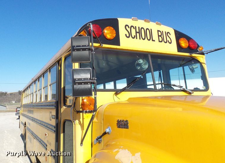 image for item DL0839 1994 International 3800  school bus