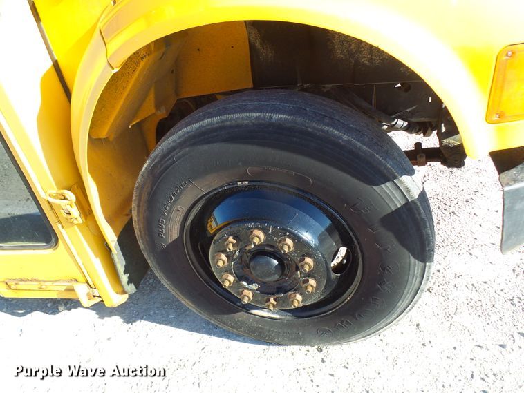 image for item DL0839 1994 International 3800  school bus