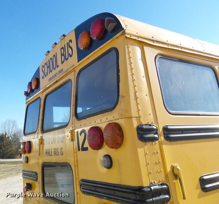 image for item DL0839 1994 International 3800  school bus