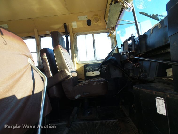 image for item DL0839 1994 International 3800  school bus