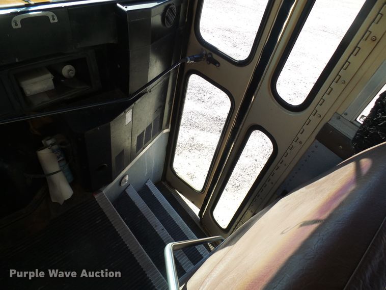 image for item DL0839 1994 International 3800  school bus