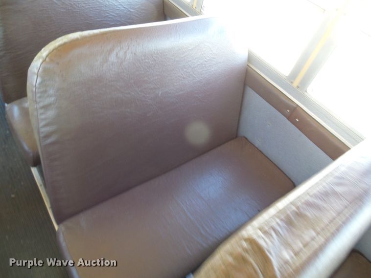 image for item DL0839 1994 International 3800  school bus