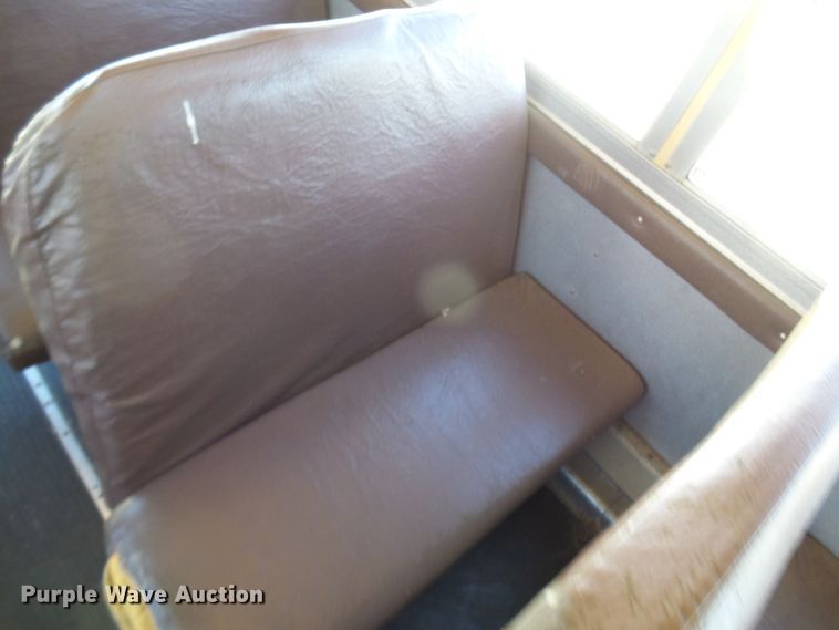 image for item DL0839 1994 International 3800  school bus