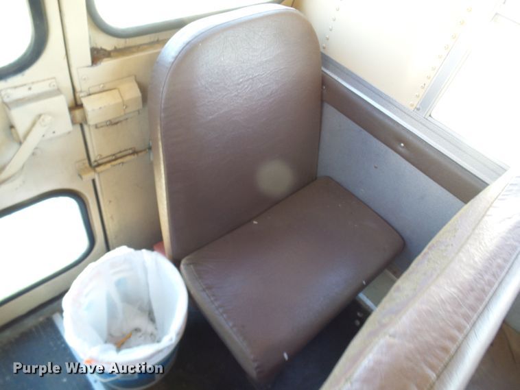 image for item DL0839 1994 International 3800  school bus