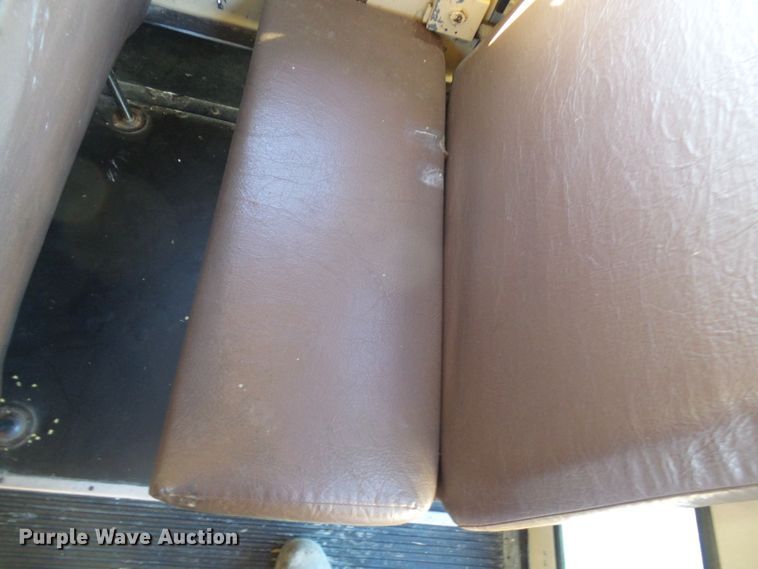 image for item DL0839 1994 International 3800  school bus