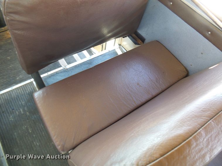 image for item DL0839 1994 International 3800  school bus