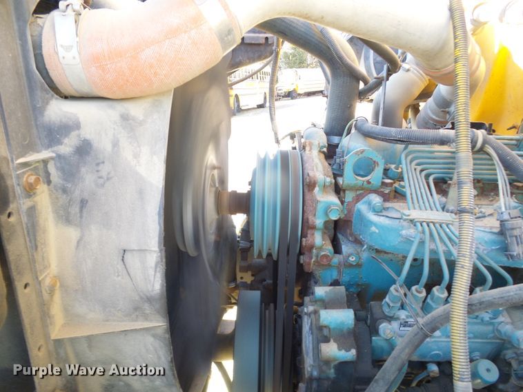 image for item DL0839 1994 International 3800  school bus