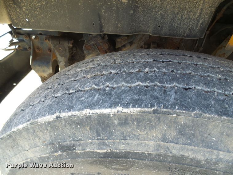 image for item DL0840 1996 International 3800  school bus