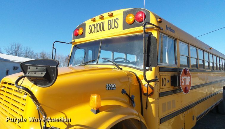 image for item DL0840 1996 International 3800  school bus