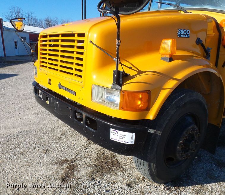 image for item DL0840 1996 International 3800  school bus