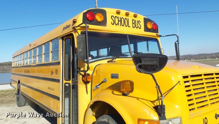 image for item DL0840 1996 International 3800  school bus