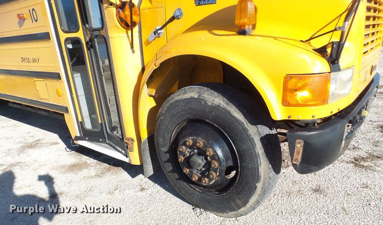 image for item DL0840 1996 International 3800  school bus