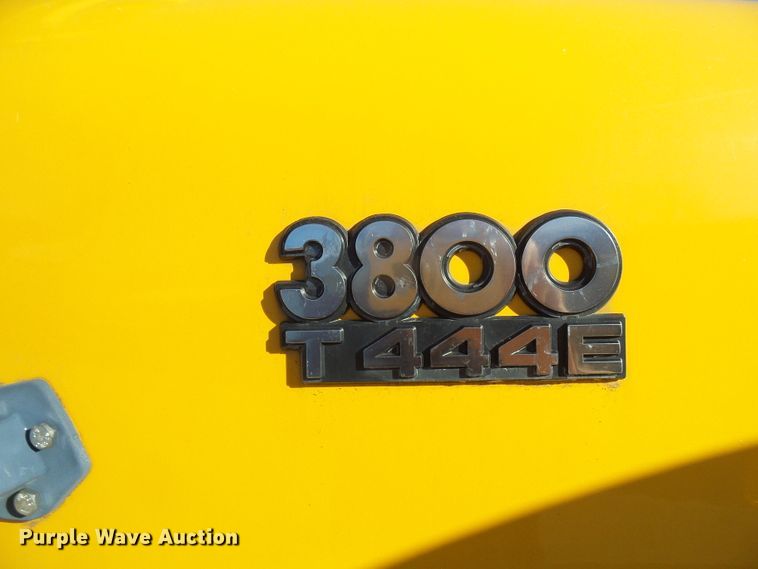 image for item DL0840 1996 International 3800  school bus