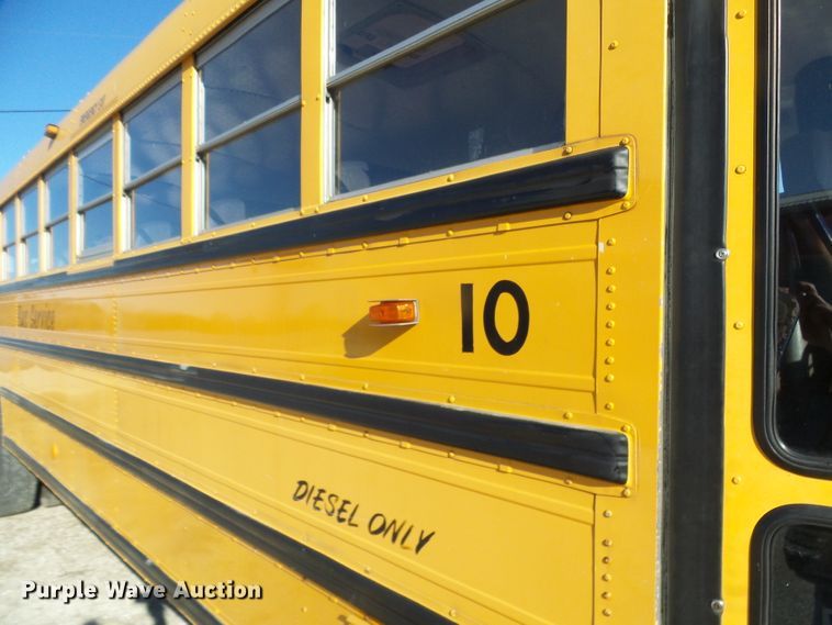 image for item DL0840 1996 International 3800  school bus