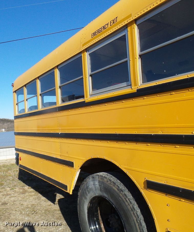 image for item DL0840 1996 International 3800  school bus