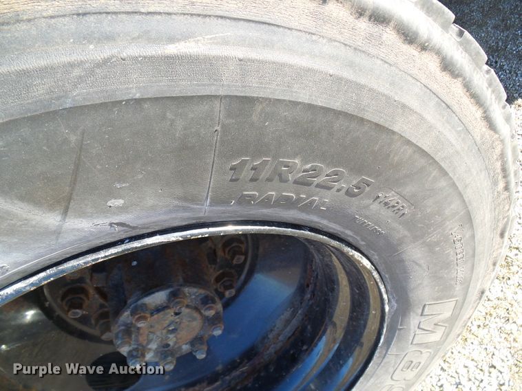 image for item DL0840 1996 International 3800  school bus