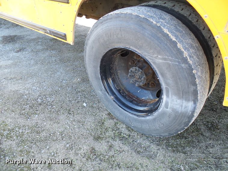 image for item DL0840 1996 International 3800  school bus