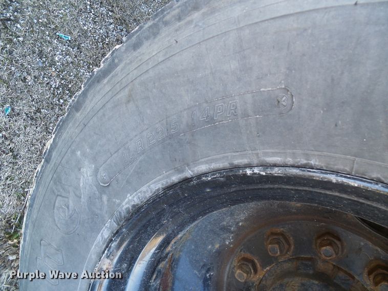 image for item DL0840 1996 International 3800  school bus