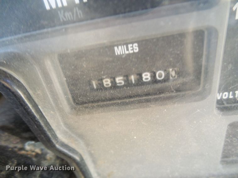 image for item DL0840 1996 International 3800  school bus